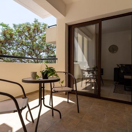 Mia 1-Bedroom Apartment In Ларнака Екстер'єр фото
