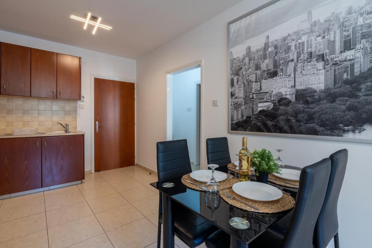 Mia 1-Bedroom Apartment In Ларнака Екстер'єр фото